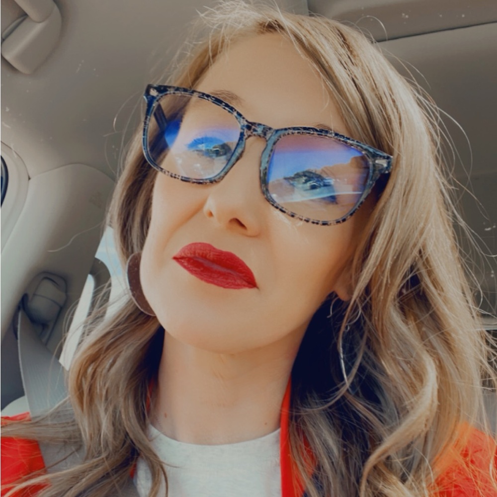 Meet your Posher, Amy